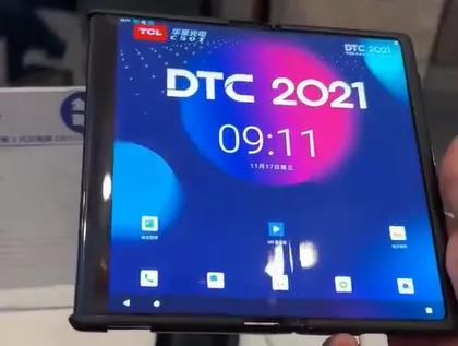 業界首款！TCL 華星光電卷軸 + 折疊屏二合一夢幻手機曝光