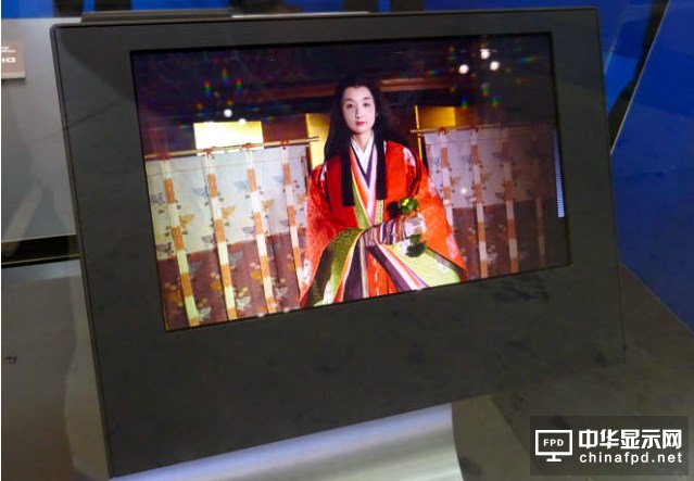 ձS׿8.3/13.3Ӣ8K OLED@ʾ